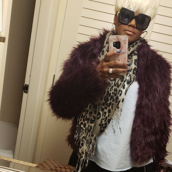 Meet your Posher, Libra - Picture 7 of 7